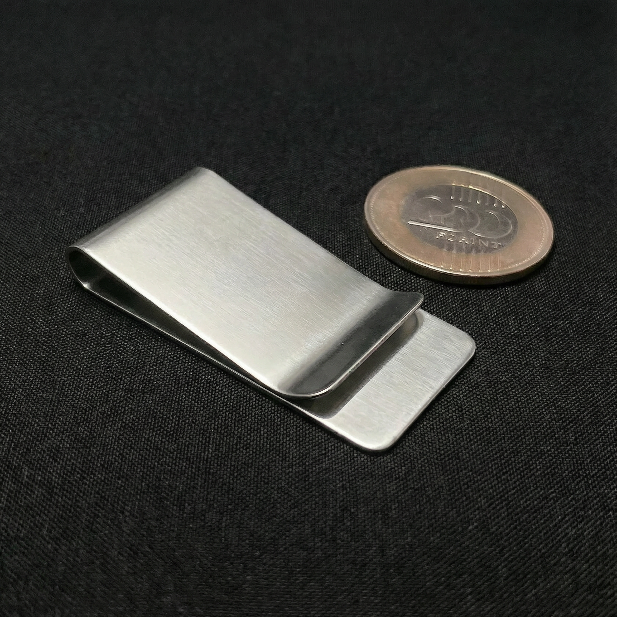 Széles Pénzcsipesz Gravírozással - Gallery